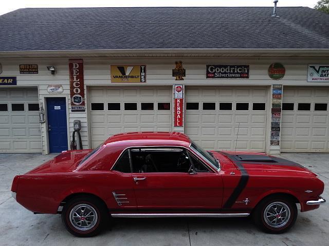 1966 Ford Mustang BOSS STRIPES