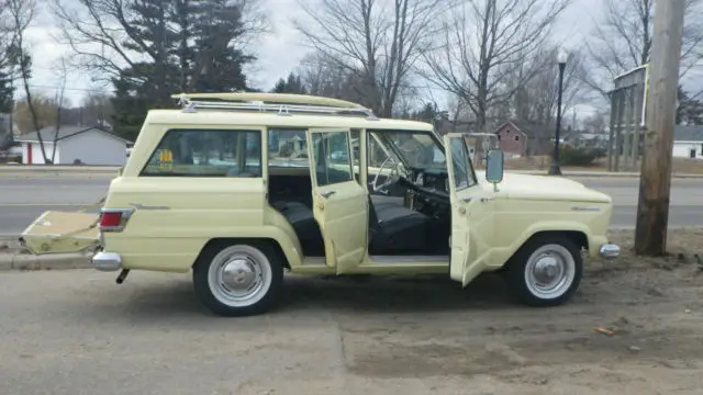 1966 Jeep Wagoneer