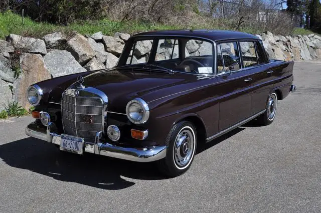 1966 Mercedes-Benz 200-Series 4DSD