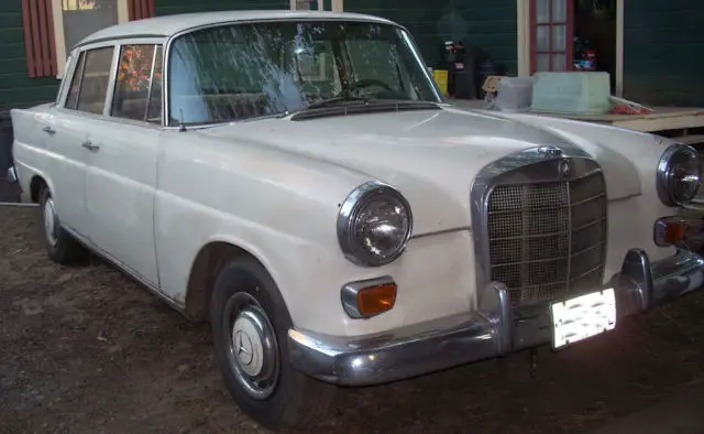 1966 Mercedes-Benz 200-Series