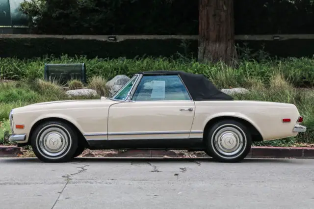 1966 Mercedes-Benz 200-Series --