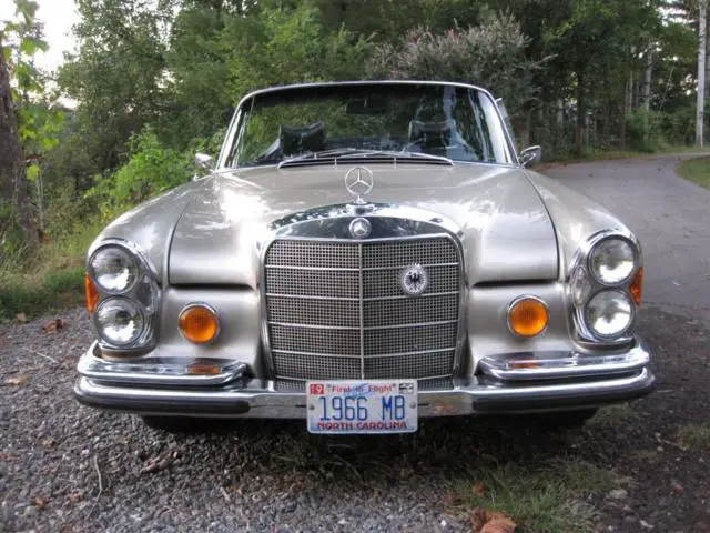 1966 Mercedes-Benz 250SE