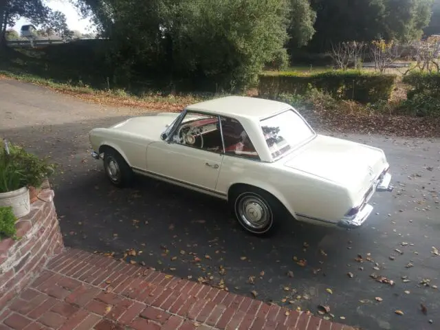 1966 Mercedes-Benz Pagoda 230SL