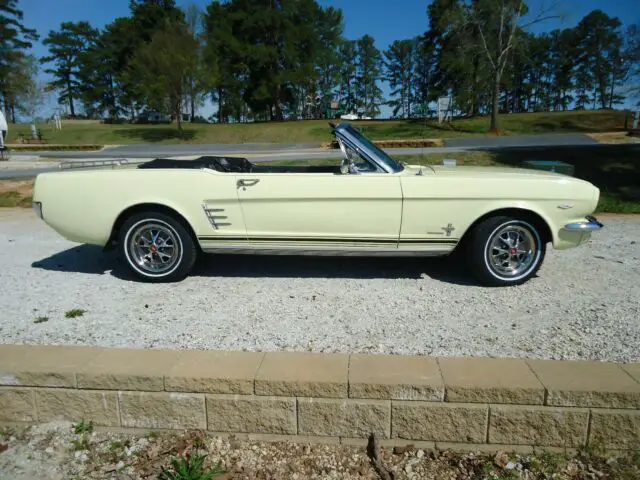 1966 Ford Mustang Deluxe