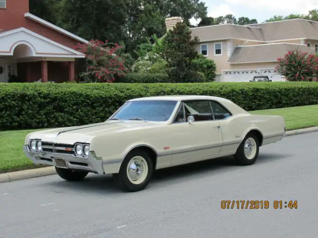 1966 Oldsmobile Cutlass Holiday Coupe