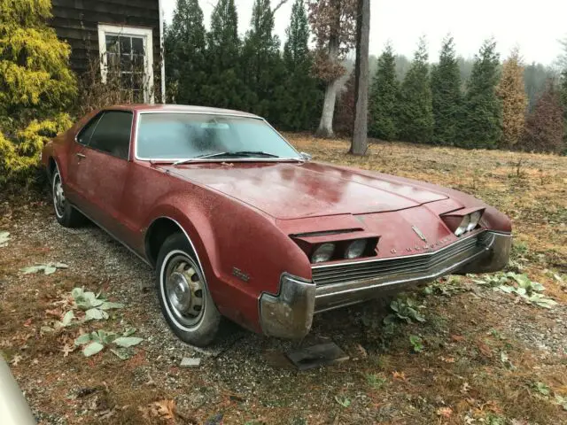 1967 Oldsmobile Toronado Deluxe