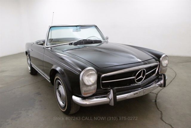 1966 Mercedes-Benz 230SL Pagoda