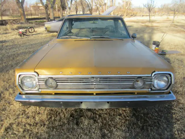 1966 Plymouth 2-door hardtop vinyl top