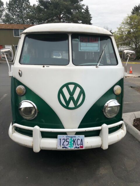 1966 Volkswagen Bus/Vanagon White