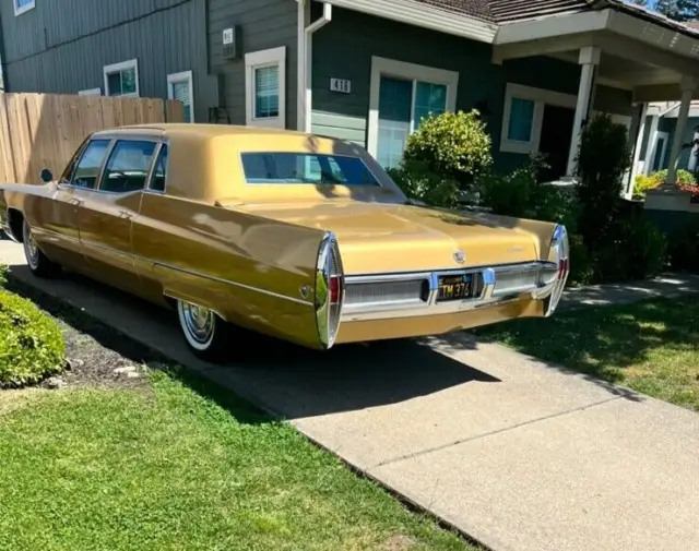 1967 Cadillac Fleetwood Series 75