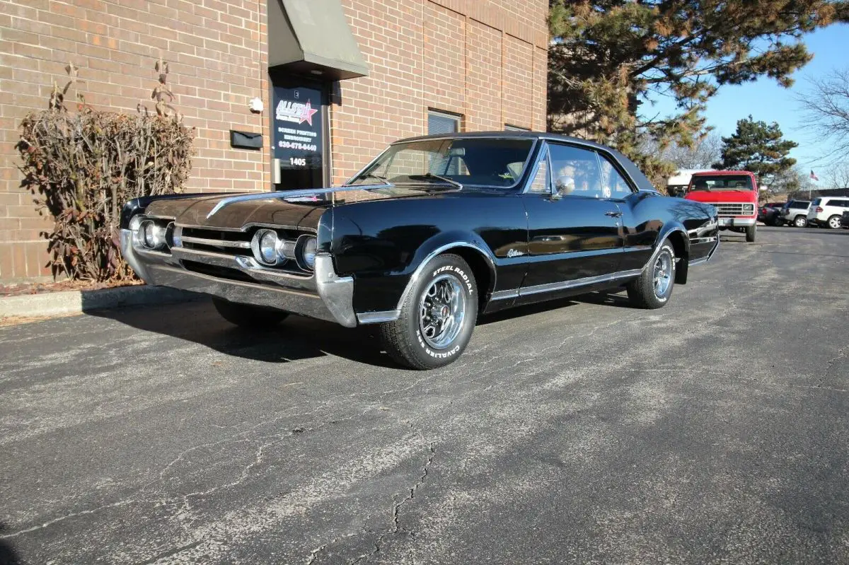 1967 Oldsmobile Cutlass S - 4 Speed