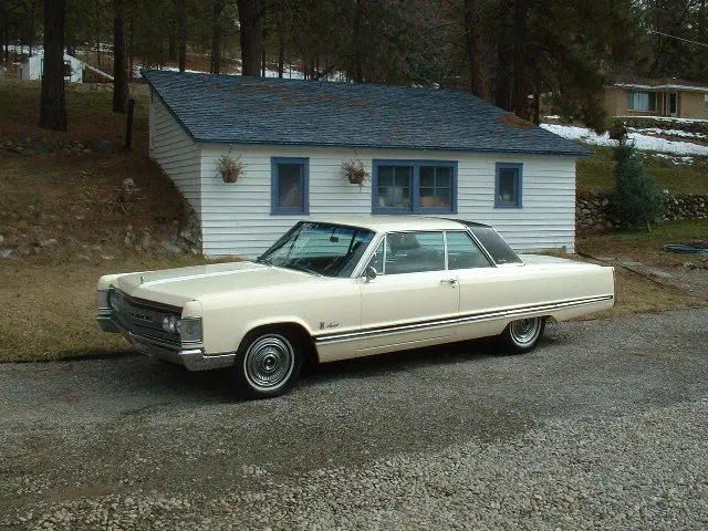 1967 Chrysler Imperial Crown Coupe