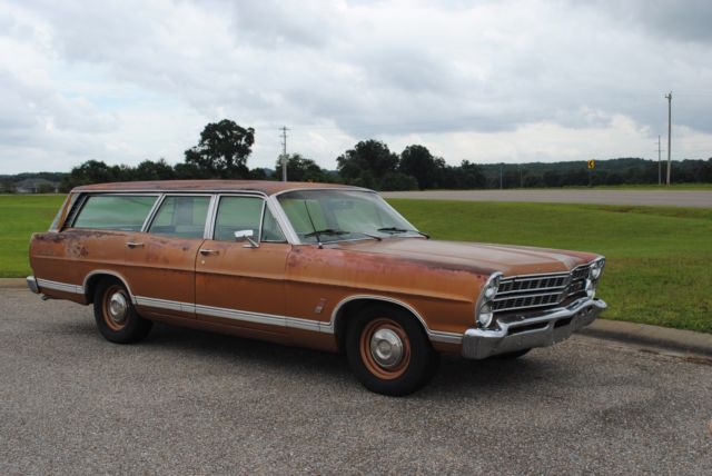 1967 Ford Galaxie Country Sedan