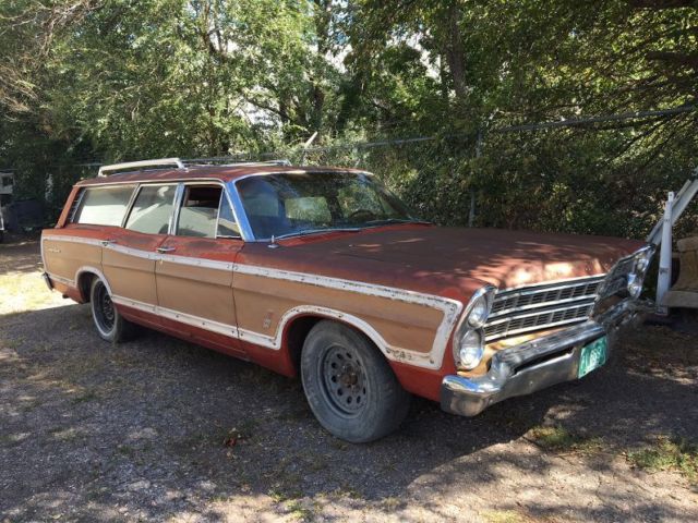 1967 Ford Country Squire Deluxe