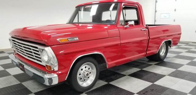 1967 Ford F-100 --