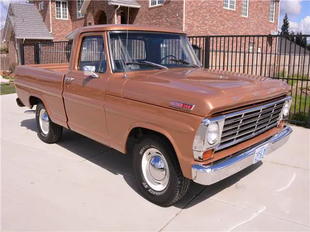 1967 Ford F-100 --