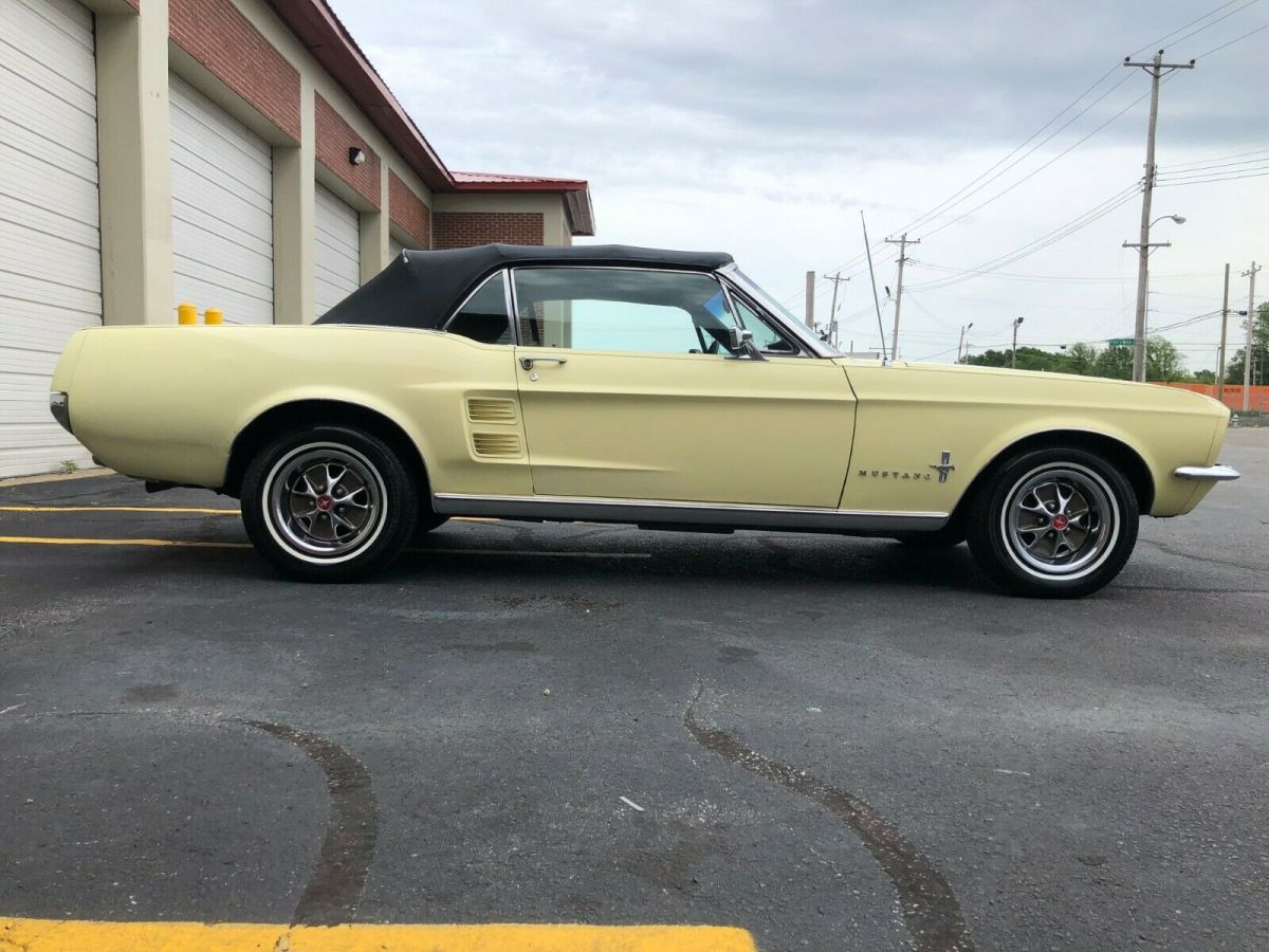 1967 Ford Mustang 2 door