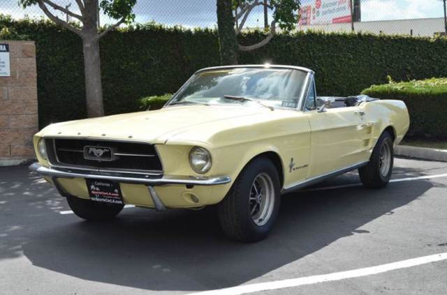 1967 Ford Mustang Deluxe Convertible