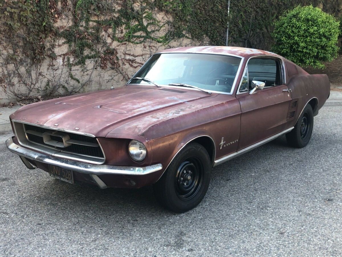1967 Ford Mustang FASTBACK V8 A-CODE 4 SPEED