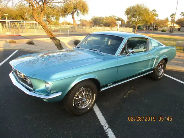 1967 Ford Mustang Vinyl front bucket seat, fold down rear seat