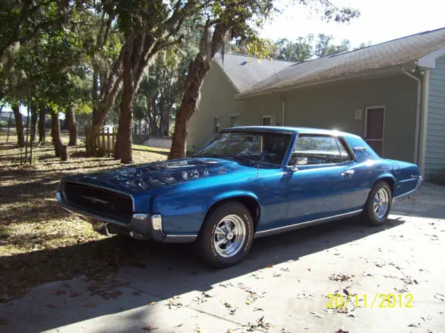 1967 Ford Thunderbird