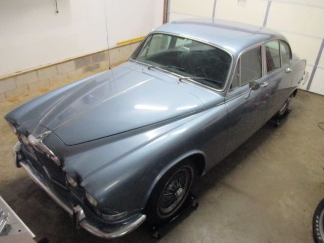 1967 Jaguar 420