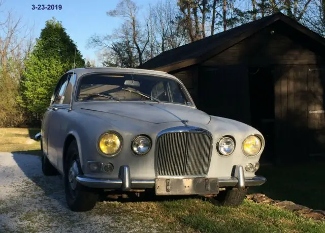 1967 Jaguar 420