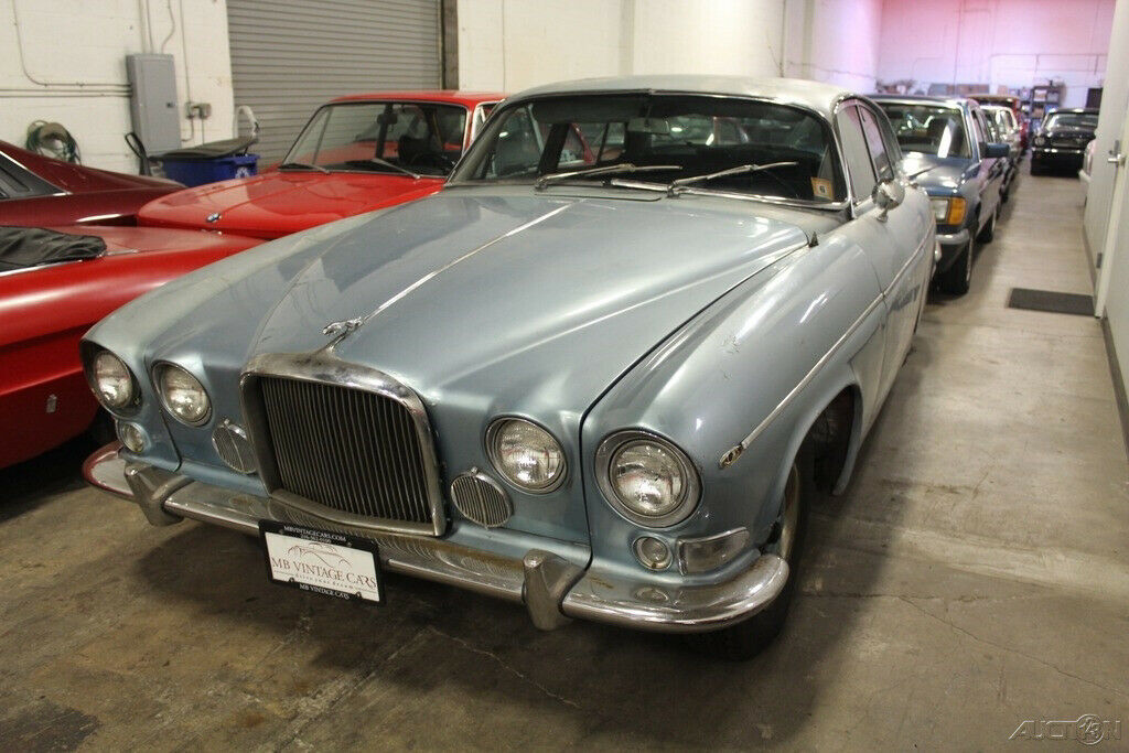 1967 Jaguar 420G Sedan