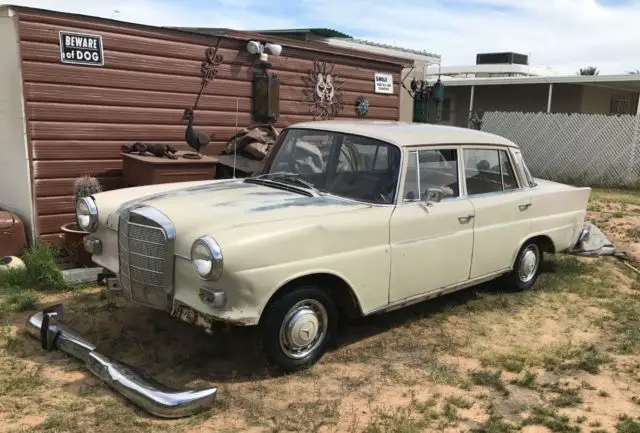 1967 Mercedes-Benz 200-Series