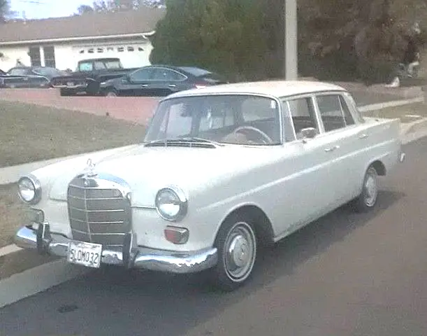 1967 Mercedes-Benz 200-Series