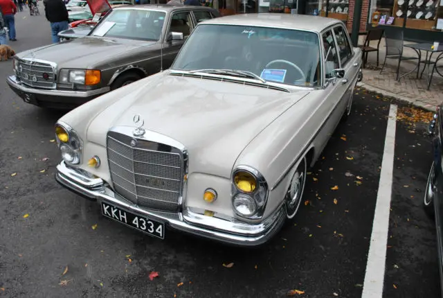 1967 Mercedes-Benz S-Class 200- Series