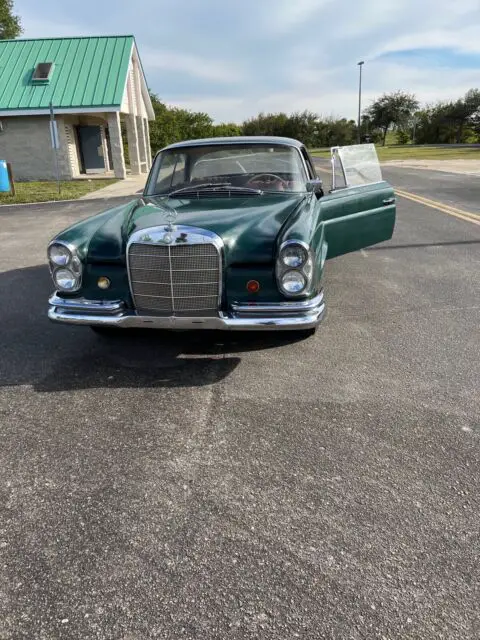 1967 Mercedes-Benz 220 SEB Coupe