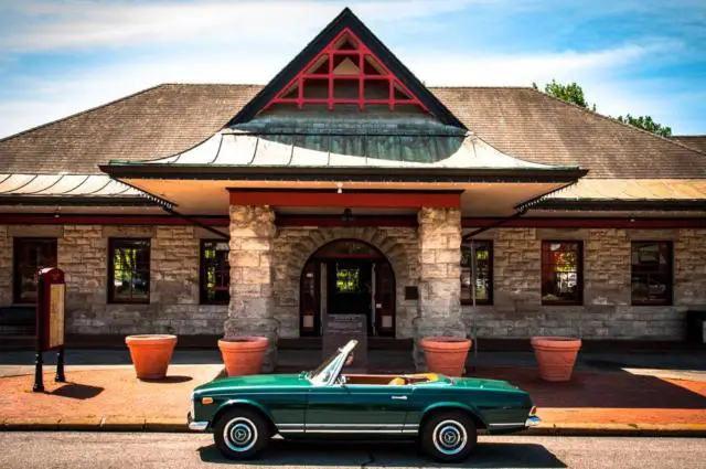 1967 Mercedes-Benz 200-Series Roadster