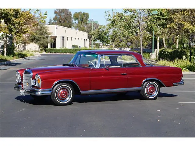 1967 Mercedes-Benz 200-Series --