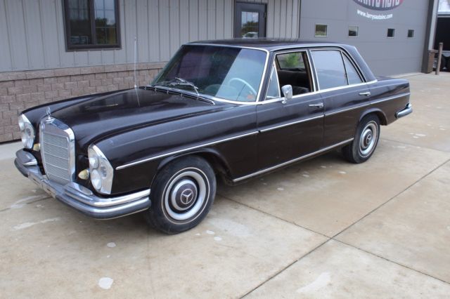 1967 Mercedes-Benz 200-Series 250S