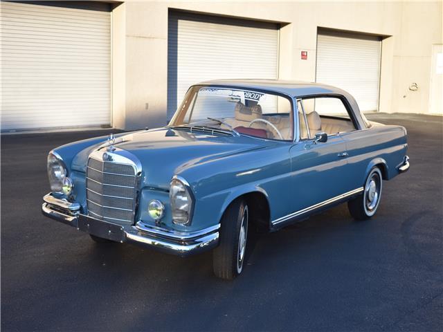 1967 Mercedes-Benz 200-Series --