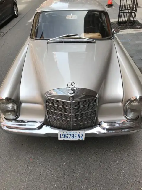 1967 Mercedes-Benz 200-Series