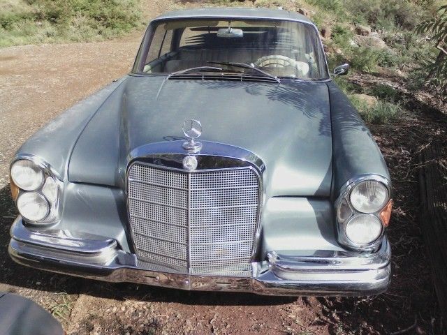 1967 Mercedes-Benz 200-Series 250se aotomatic sunroof coupe euro model