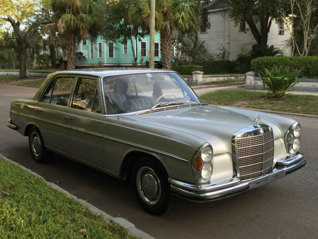 1967 Mercedes-Benz 200-Series 4-speed MANUAL true EURO-car in DB 180 Silver-Grey