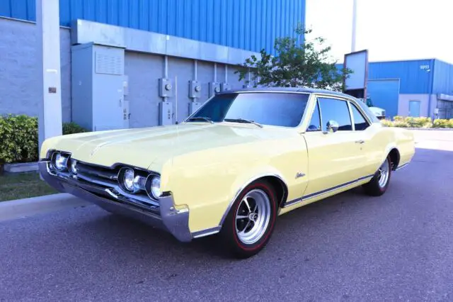 1967 Oldsmobile Cutlass Supreme 