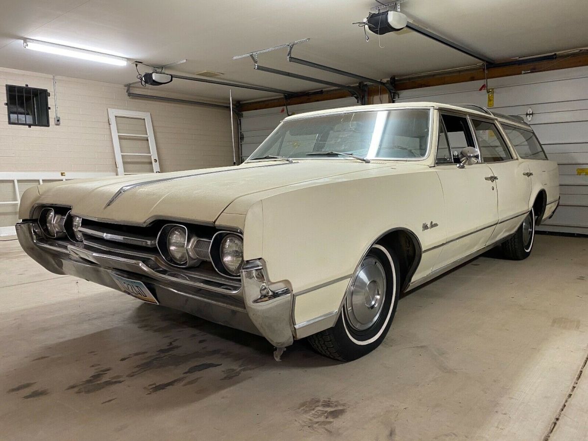 1967 Oldsmobile Custom Cruiser Vista Cruiser Wagon