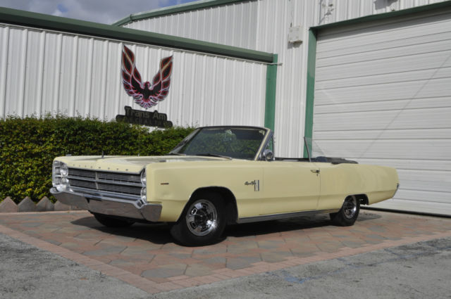 1967 Plymouth Fury 2 dr convertible