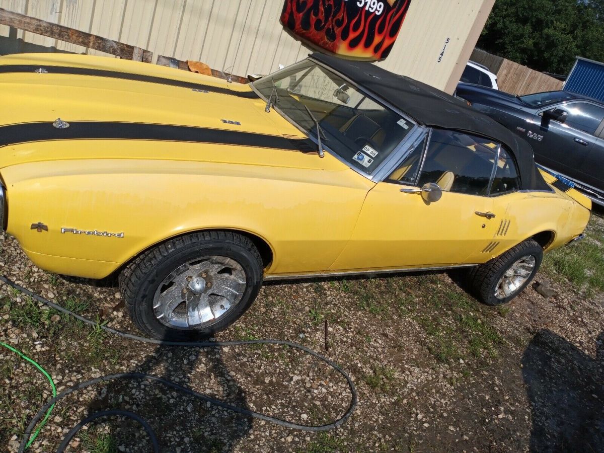 1967 Pontiac Firebird 5.0 yellow