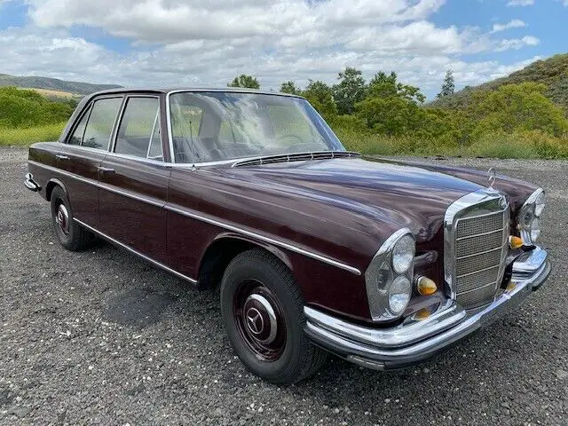 1967 Mercedes-Benz 200-Series