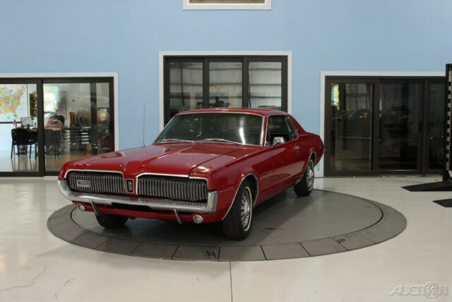 1967 Mercury Cougar XR7