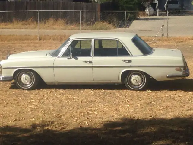 1968 Mercedes-Benz 200-Series 280se