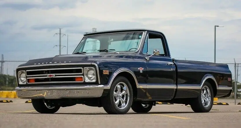 1968 Chevrolet C-10 Leather seating