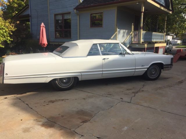 1968 Chrysler Imperial crown