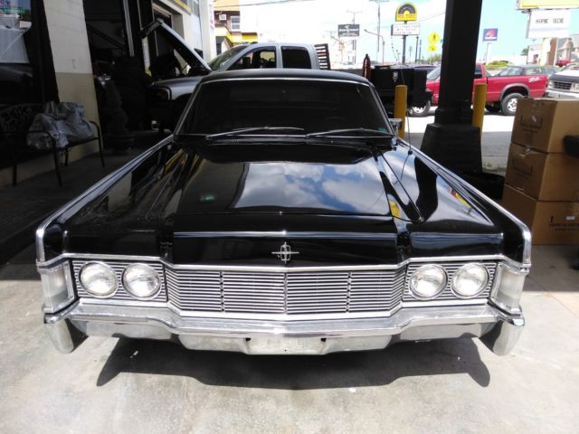 1968 Lincoln Continental Optional Vinyl Top