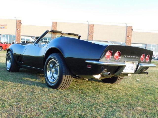 1968 Chevrolet Corvette Roadster with both tops